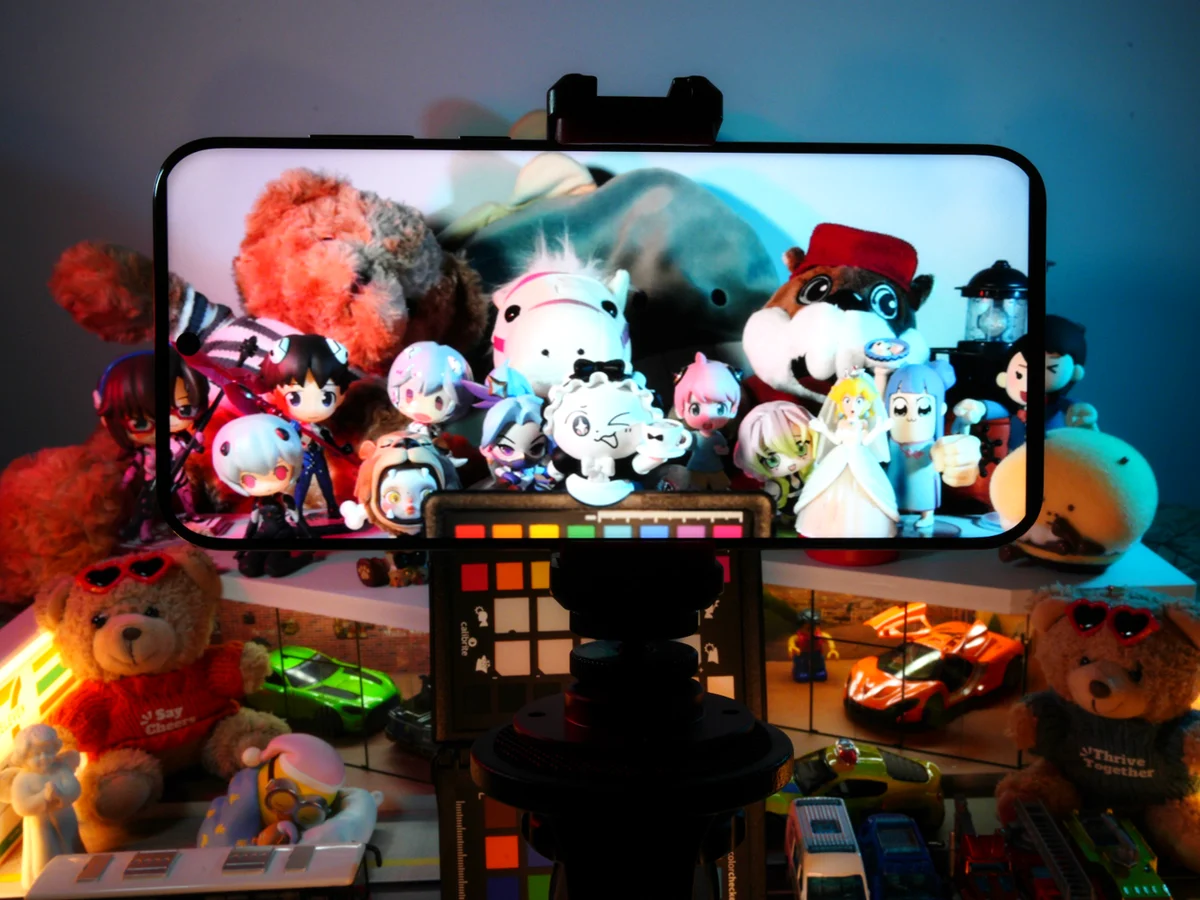 Default smartphone color reproduction